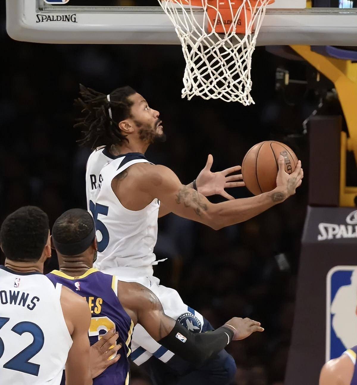 罗斯在比赛中砍下生涯新高分