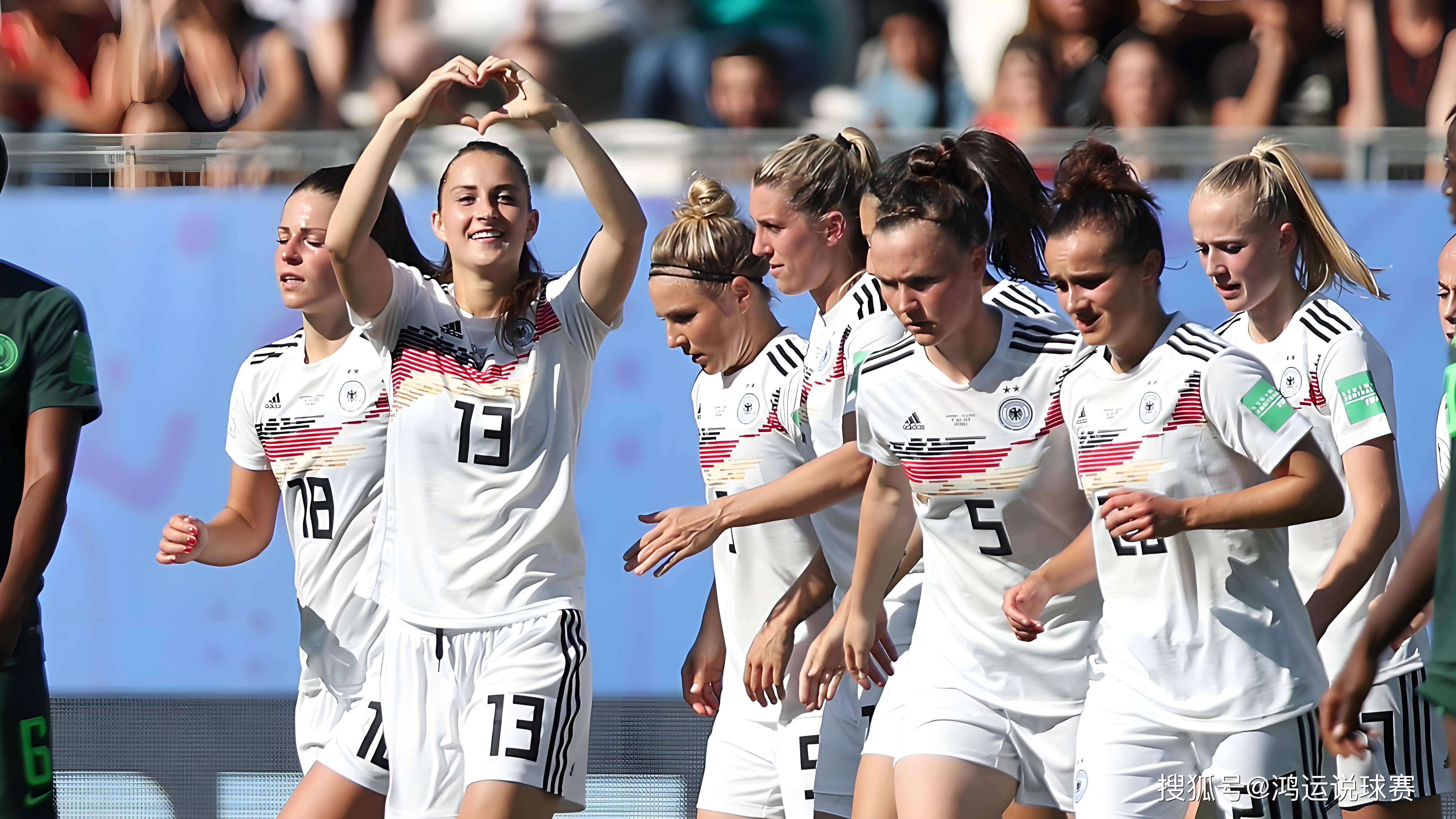 德国女足队在比赛中受伤,暂时离场 德国女足队在比赛中受伤,暂时离场