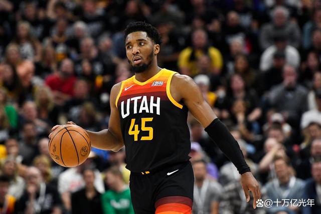 爵士球员独揽全队荣耀，助球队成功实现反超的简单介绍