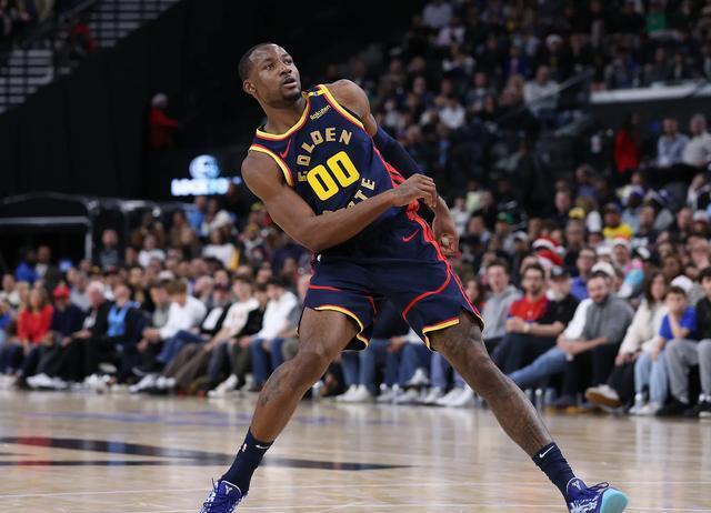 猛龙主场轻取老鹰,继续保持强势态势 猛龙主场轻取老鹰,继续保持强势态势