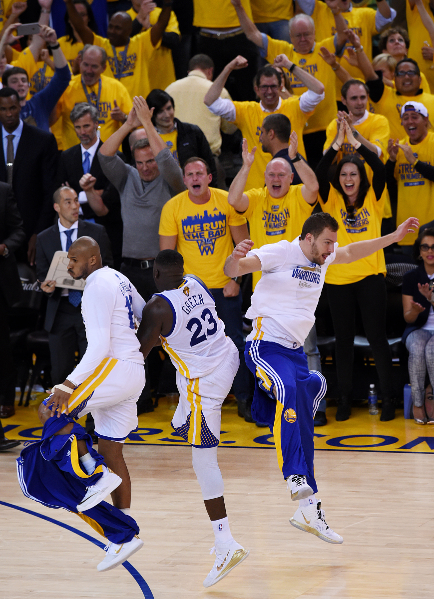 勇士主场胜马刺，斯蒂芬库里独揽32分的简单介绍