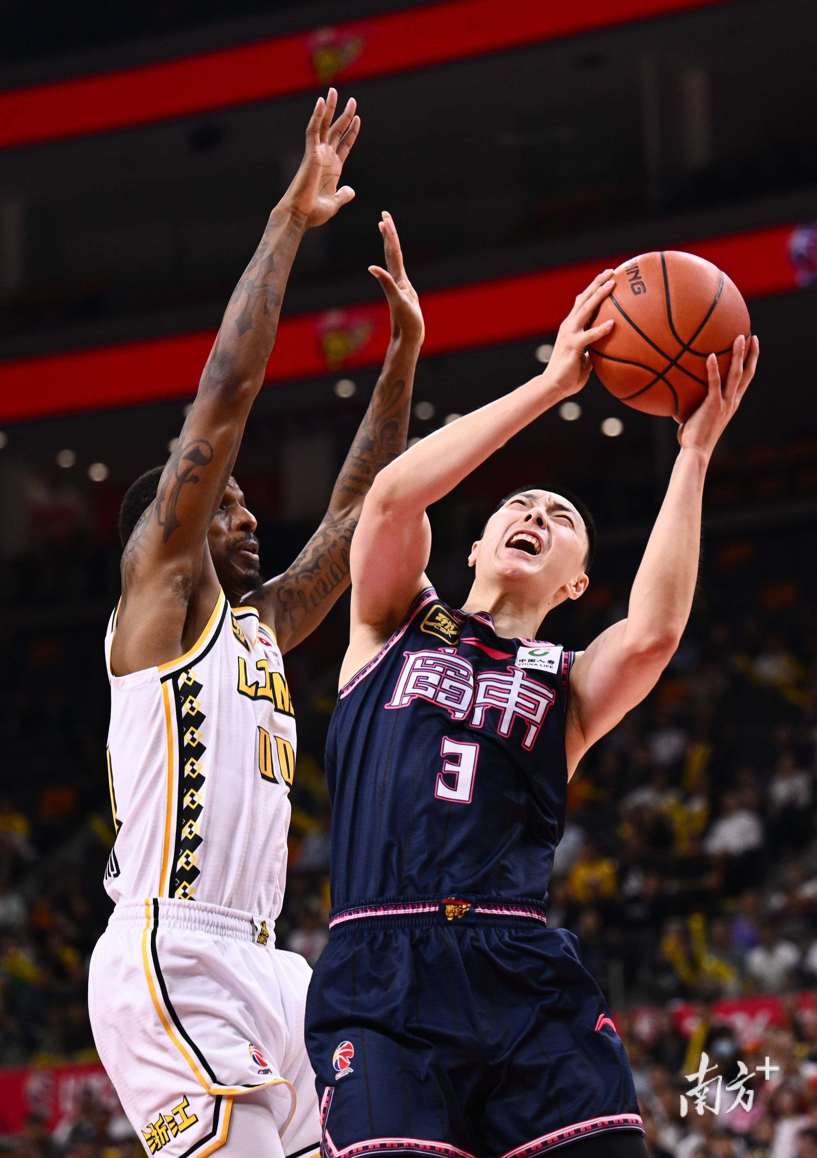 广东队主场胜浙江队，豪取七连胜