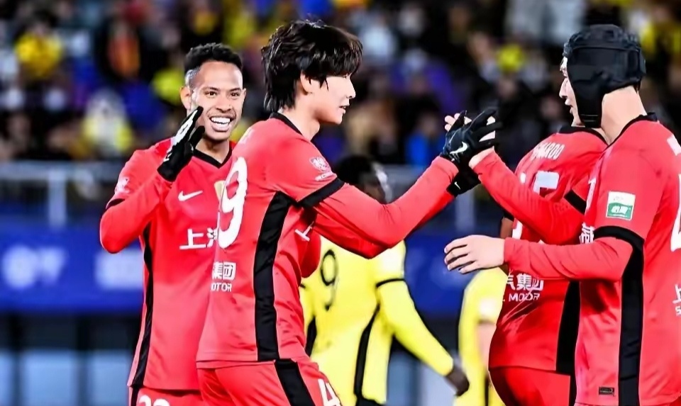 上海上港客场1-2不敌悉尼FC亚冠小组赛两连败遭遇滑铁卢