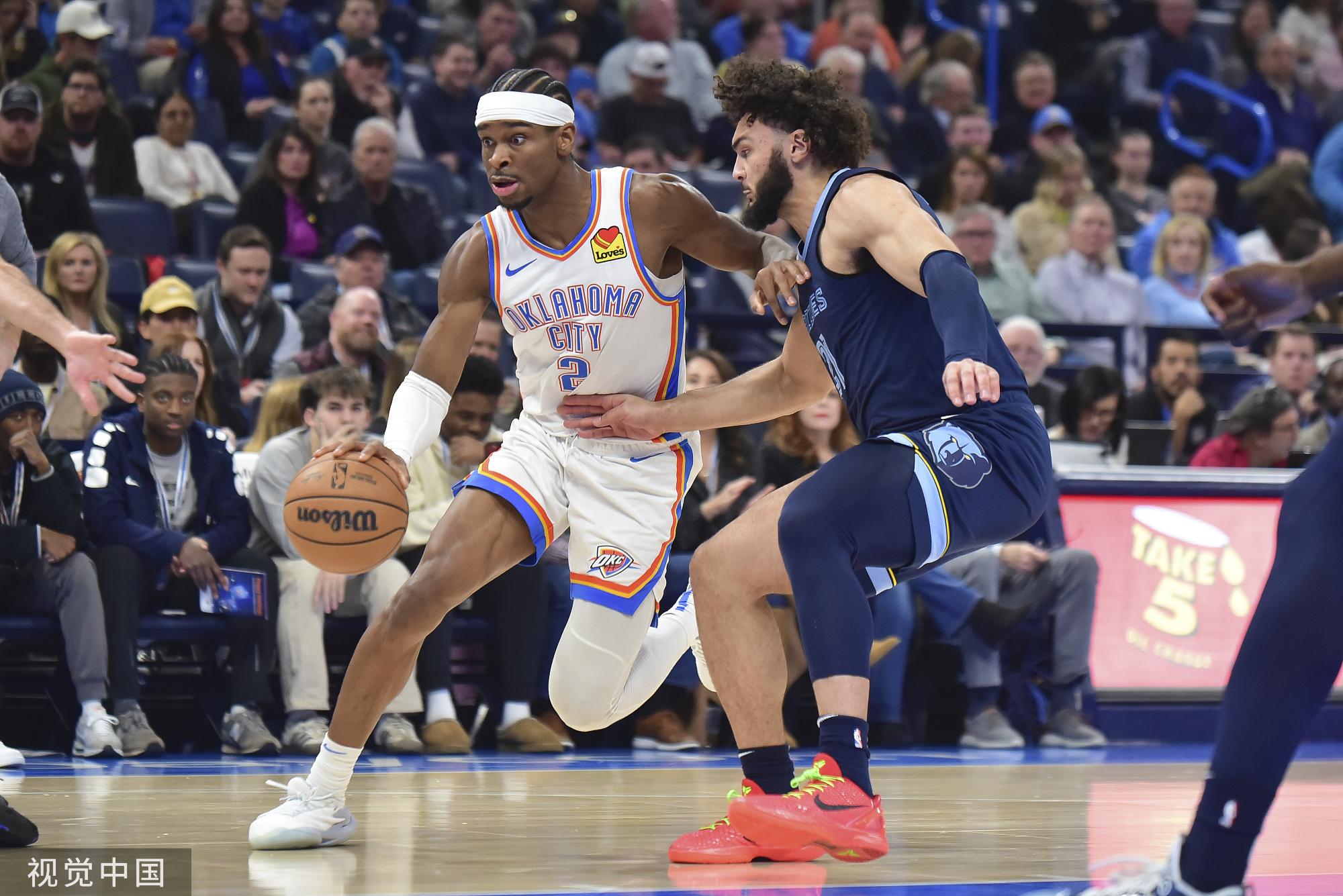 猛龙客场战胜黄蜂领先