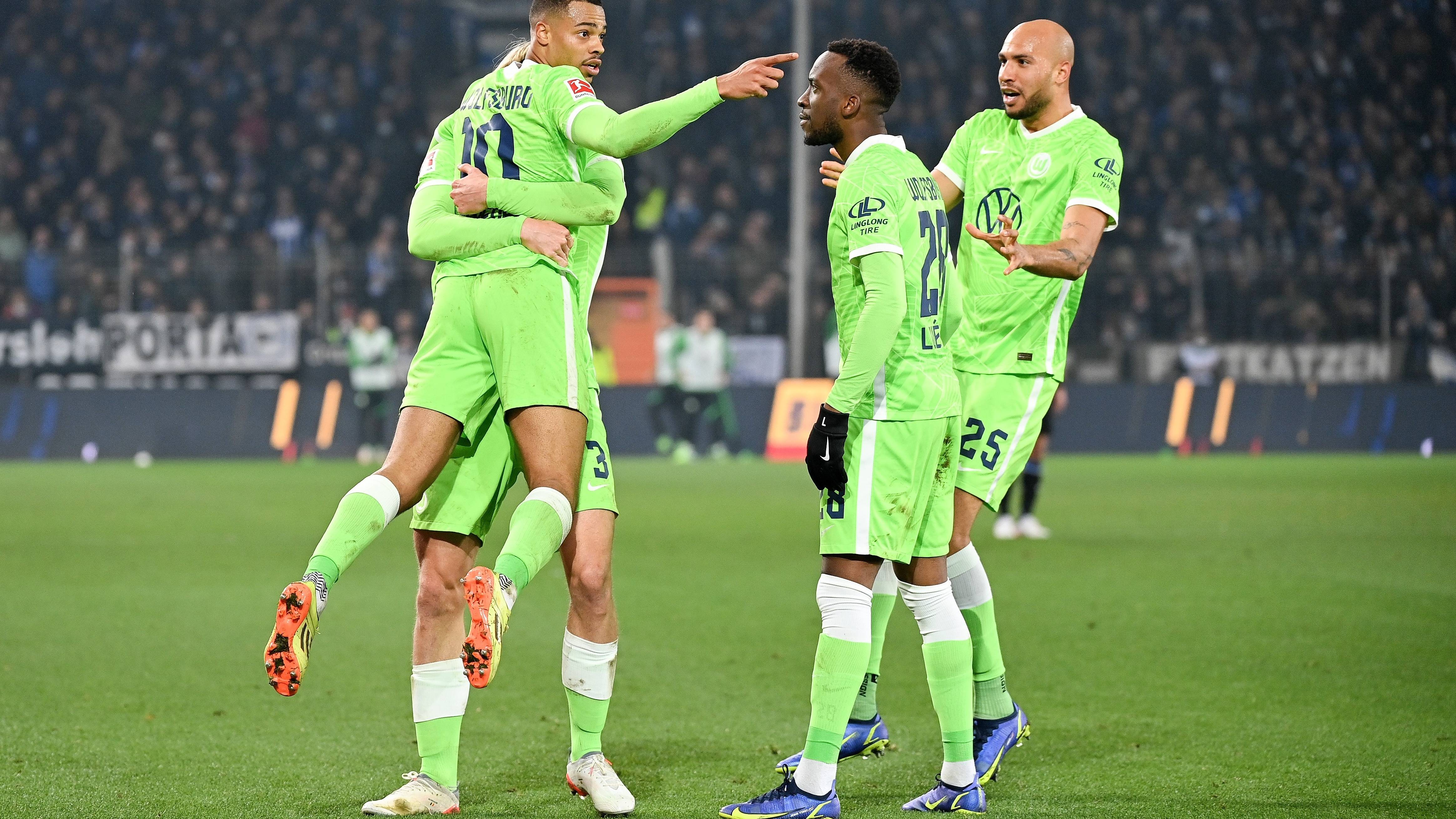 关于沃尔夫斯堡主场3-1胜弗莱堡，豪取三分稳固积分榜前列位置的信息