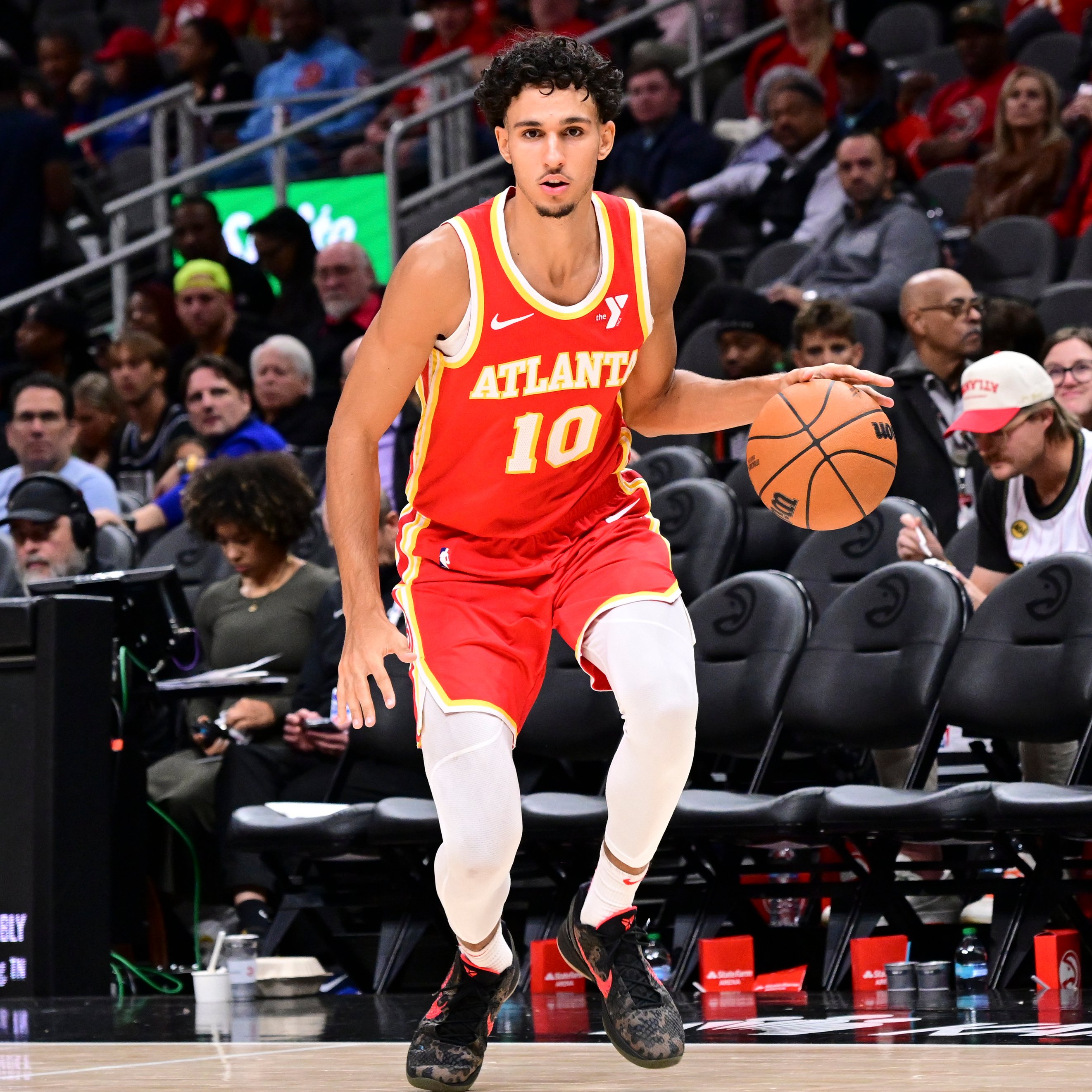 雄鹿力克老鹰豪取六连胜